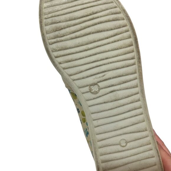 Goby flats Women's 38 US 7.5 white beige blue floral print canvas round toe - Picture 9 of 9